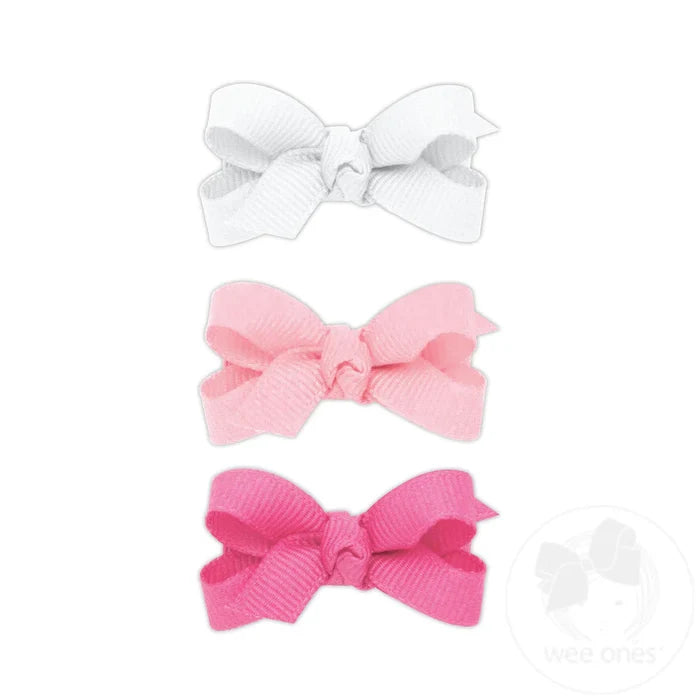Wee One’s Baby Grosgrain Bows Multipack is the perfect pack to start building her bow wardrobe. Three-knot wrap baby bows in best-selling colors, pearl, millennium, and light orchid. These bows are sure to stay in her hair all day with Wee One’s patented WeeStay™ non-slip hair clip.