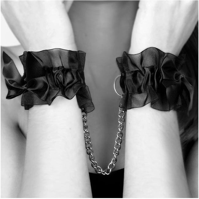 Catuse pentru jocuri erotice, BIJOUX - INDISCRETS FROU FROU, din organza, negre