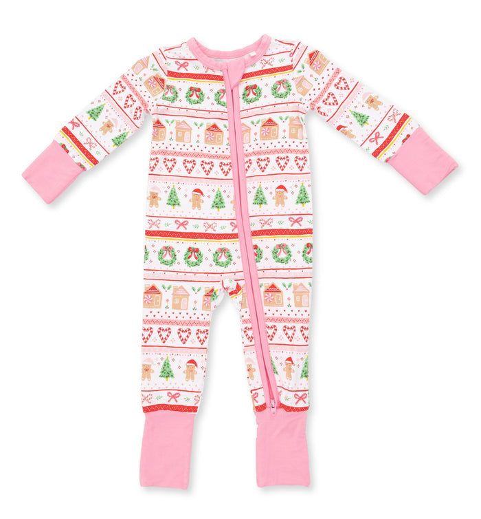 Angel Dear’s Gingerbread Fair Isle Pink combines cozy charm with practical design. This adorable footie and convertible romper features a festive gingerbread print, easy 2-way zipper access, and grows with your infant from newborn to 18 months—making holiday dressing effortless and joyful!