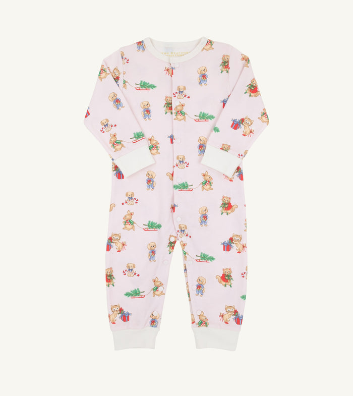 The Beaufort Bonnet Company’s Paxton Playsuit in Pink Christmastime Cuties wraps your little one in soft, breathable Pima cotton, showcasing a charming vintage Christmas animal print. Perfect for cozy holiday moments, it blends comfort and festive joy in every stitch!