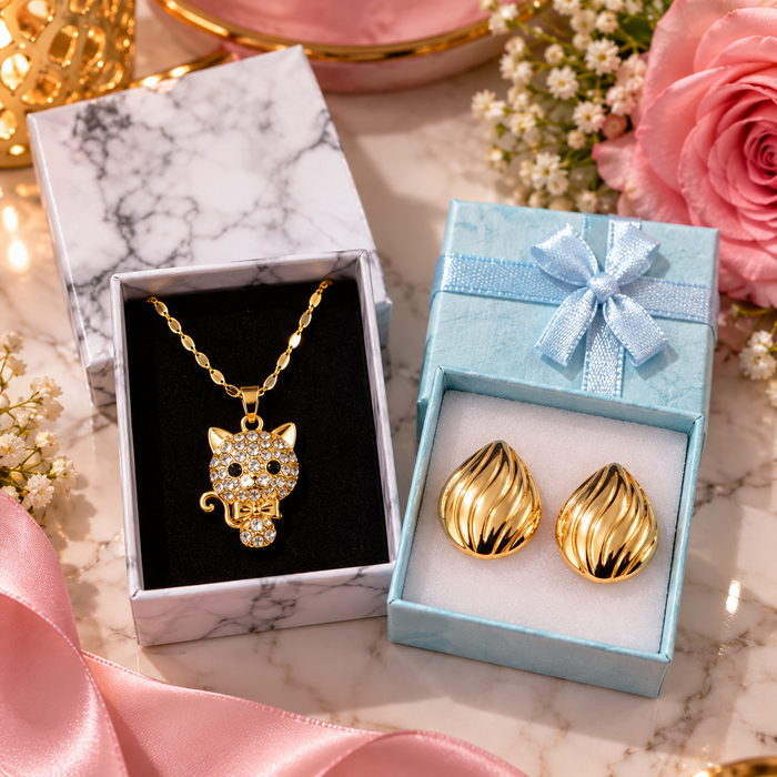 Set de Joyería Dorada para Mujer – Collar de Gatito con Cristales + Aretes Elegantes
