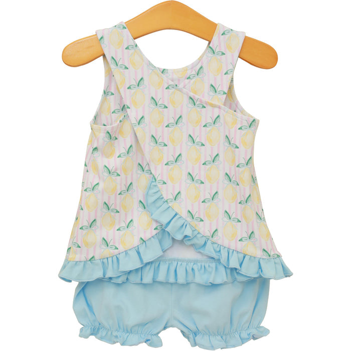 Brighten your little one’s wardrobe with the Squeeze the Day Bloomer Set! This charming outfit features a delightful lemon print top that brings a touch of sunshine, paired with soft light blue knit shorts for all-day comfort. Perfect for playdates and sunny adventures, it’s a must-have for joyful days ahead!