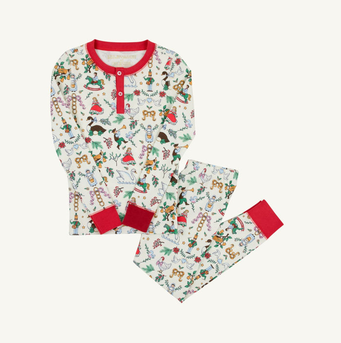 Celebrate the magic of Christmas morning with Sutton’s Sweet Dream Set by The Beaufort Bonnet Company. These 12 Days of Christmas pajamas, crafted for toddlers, blend timeless charm and cozy comfort—perfect for capturing unforgettable holiday moments in classic style!