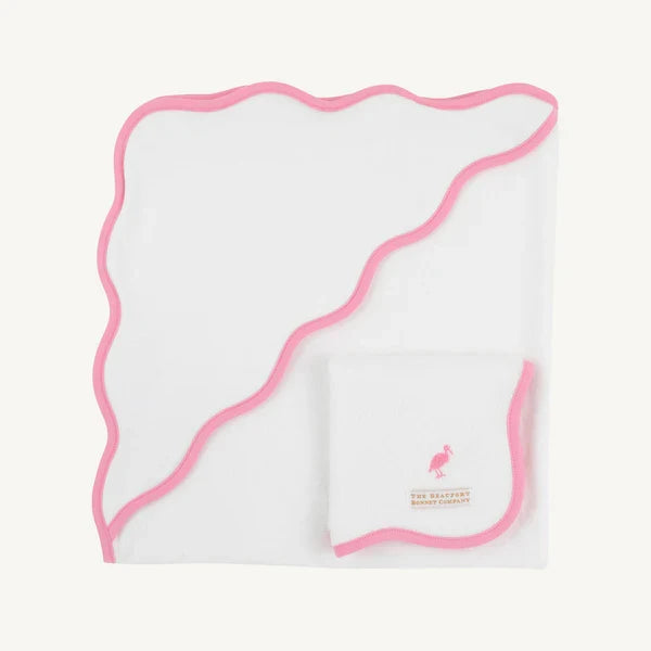 The Beaufort Bonnet Company’s Rub A Dub Gift Set in Worth Avenue White with Hamptons Hot Pink or Barbados Blue is the most precious and practical baby shower gift! Complete with a 100% Cotton Terrycloth coordinated hooded towel and washcloth, this set makes bath time feel like the best part of the whole day. This functional gift set will get used on repeat from day one, so wrap it up and tie a bow on it!