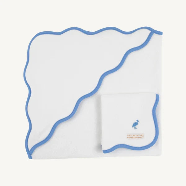 The Beaufort Bonnet Company’s Rub A Dub Gift Set in Worth Avenue White with Hamptons Hot Pink or Barbados Blue is the most precious and practical baby shower gift! Complete with a 100% Cotton Terrycloth coordinated hooded towel and washcloth, this set makes bath time feel like the best part of the whole day. This functional gift set will get used on repeat from day one, so wrap it up and tie a bow on it!