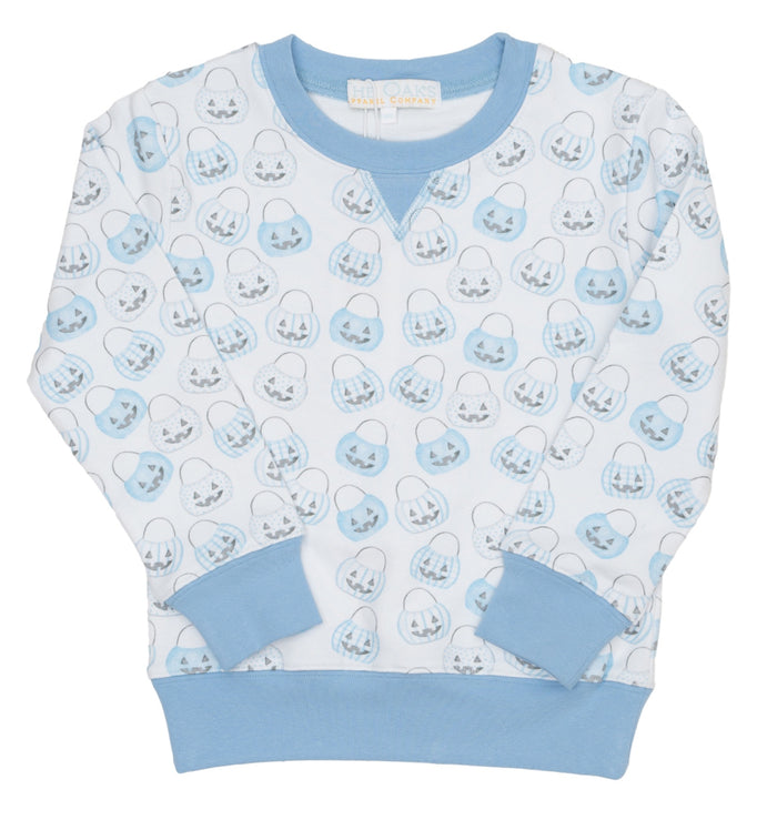 Baby Loren’s Trick or Treat Blue Sweatshirt brings Halloween magic to your toddler’s wardrobe. The vibrant blue and playful jack-o’-lanterns spark festive joy, making every moment feel spirited and fun. Perfect for spirited little boys ready to celebrate in style!